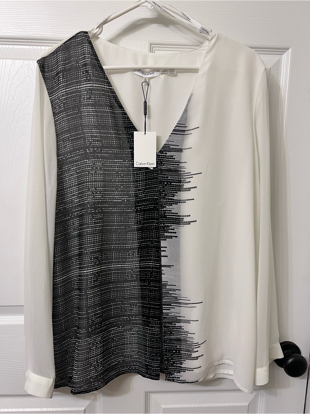 Calvin Klein Black and White V-Neck Long Sleeve Blouse